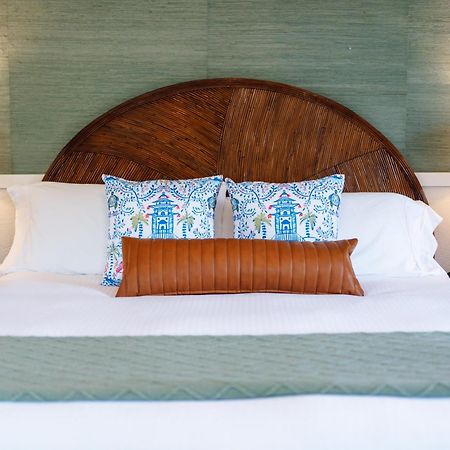 Swank Boutique Suites Ашленд Экстерьер фото