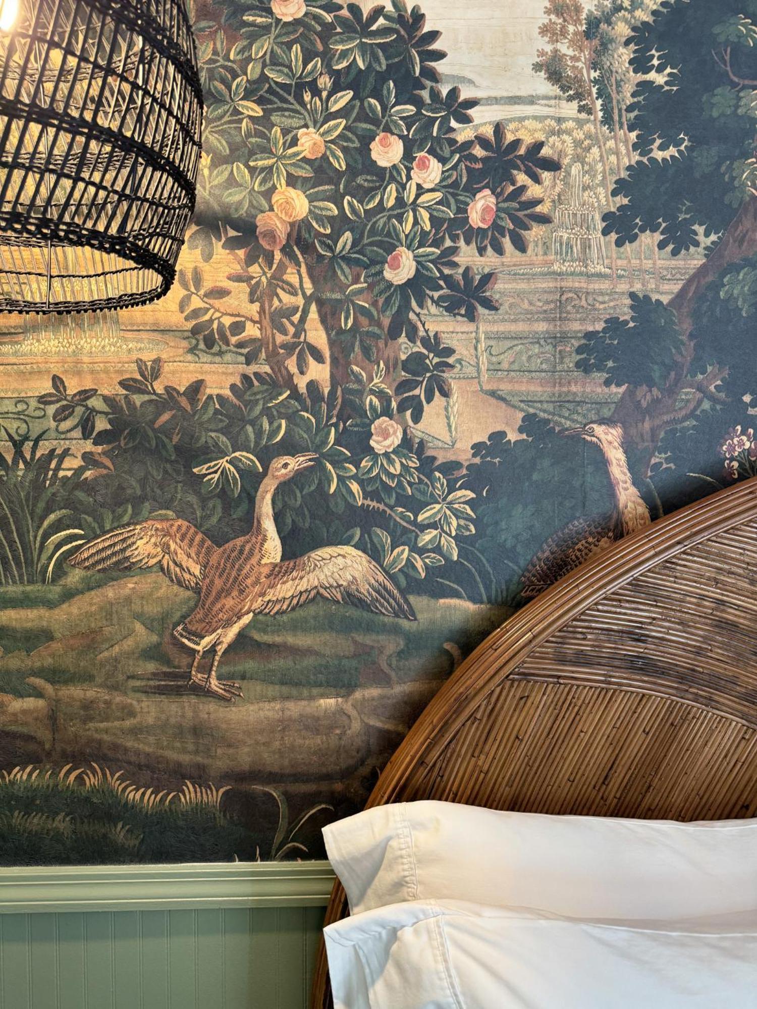 Swank Boutique Suites Ашленд Экстерьер фото