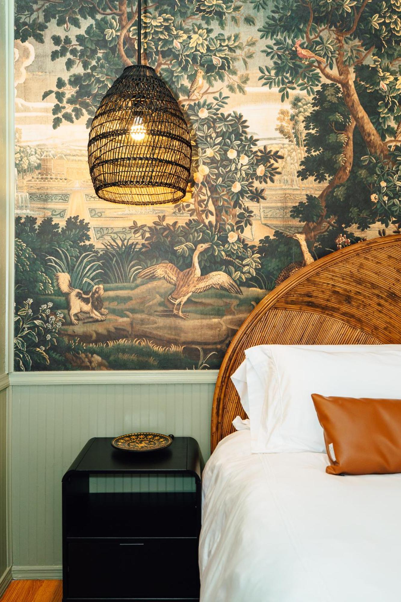 Swank Boutique Suites Ашленд Экстерьер фото