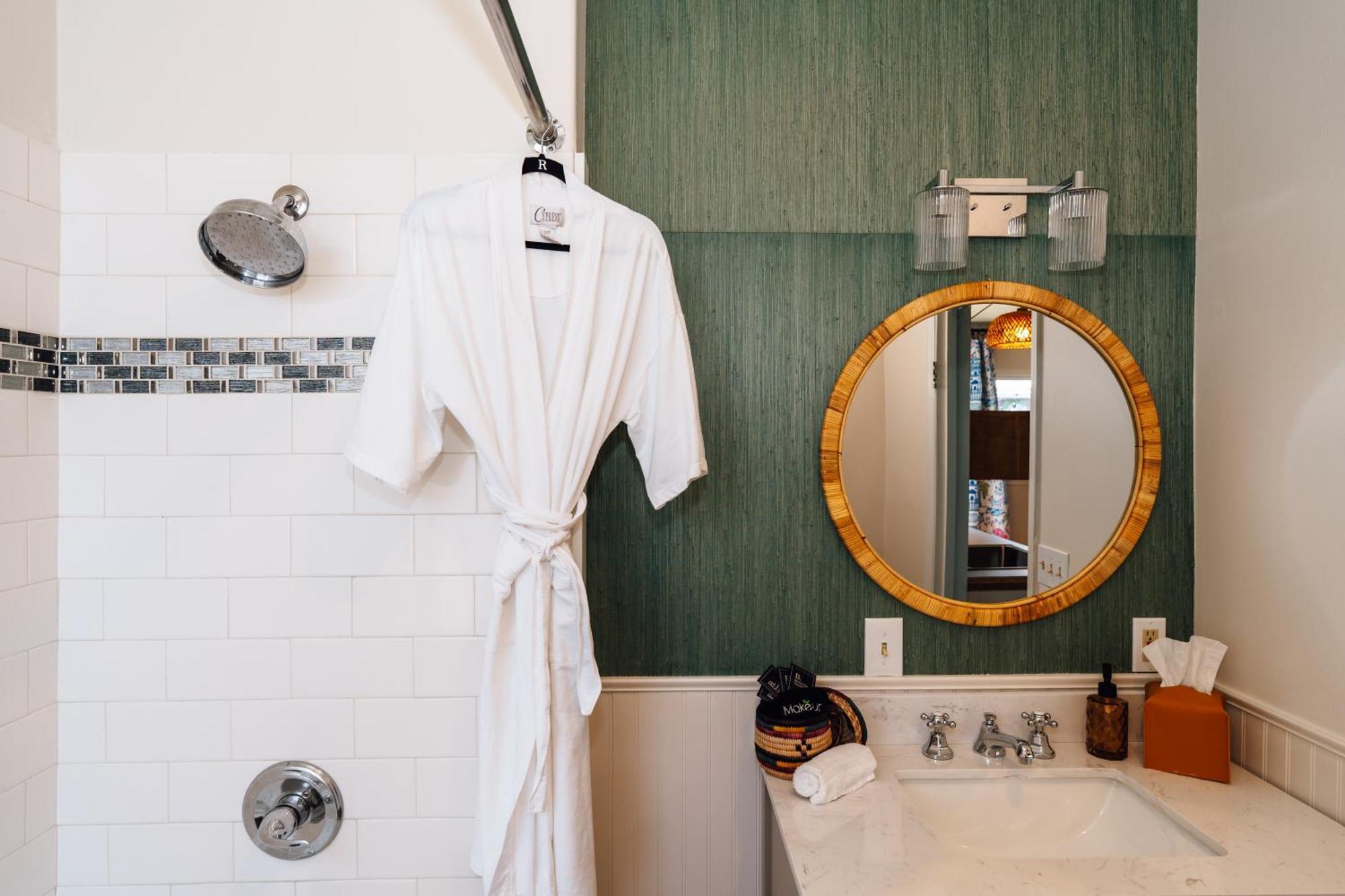 Swank Boutique Suites Ашленд Экстерьер фото