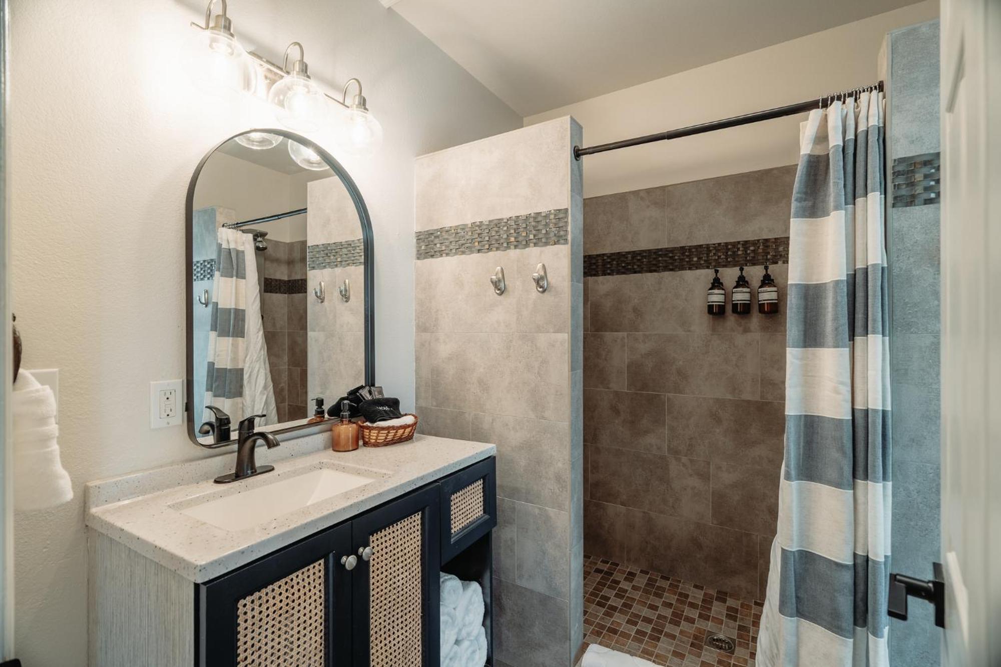 Swank Boutique Suites Ашленд Экстерьер фото